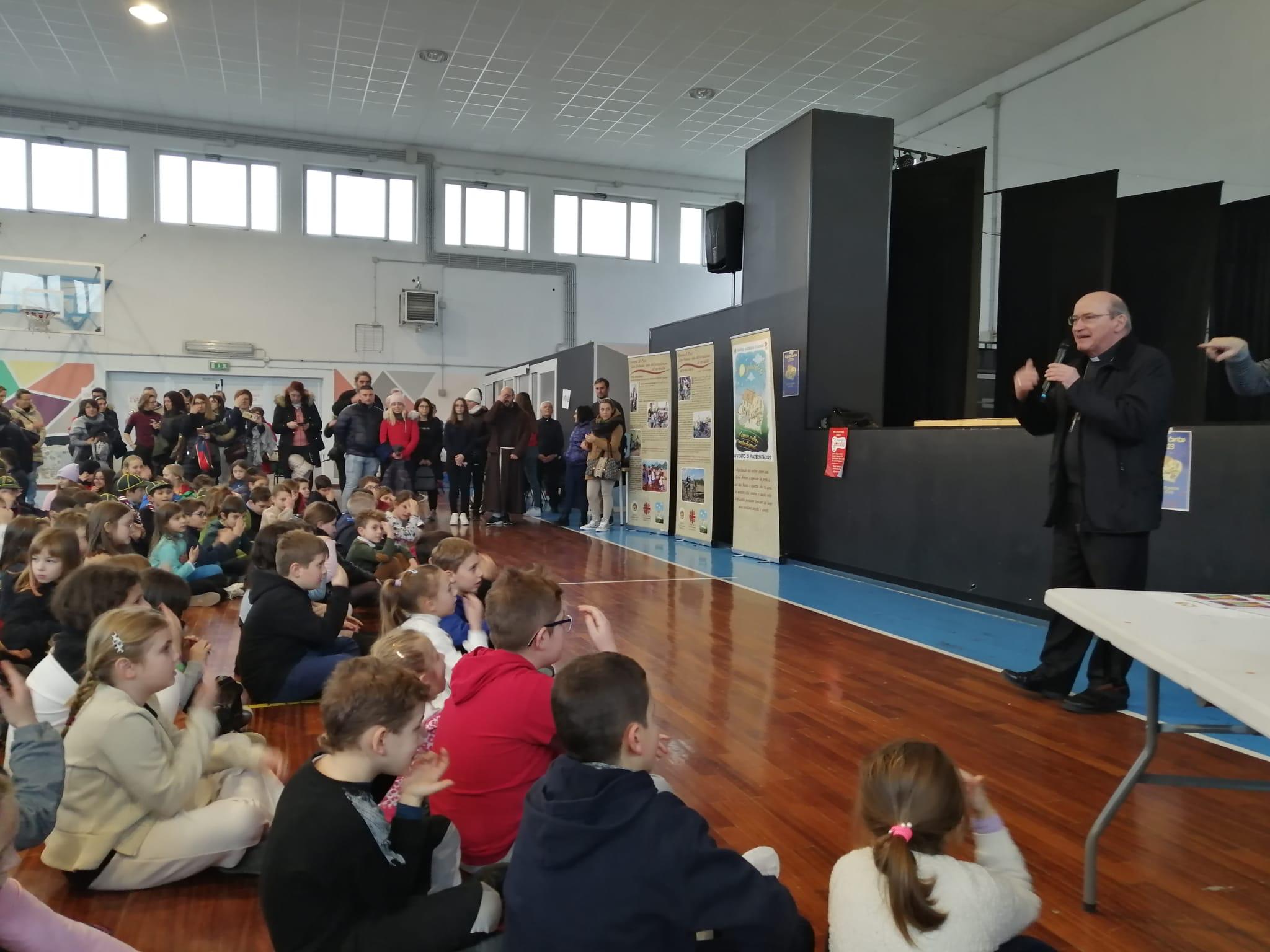 Copertina per Ragazzi Caritas raccoglie 300 bambini a Monfalcone all'insegna di «fede, pace e carità»